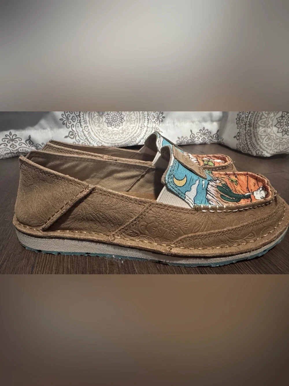 Ariat Cruiser Convertible Loafers -Desert Cacti and Embossed Leather - Like New!